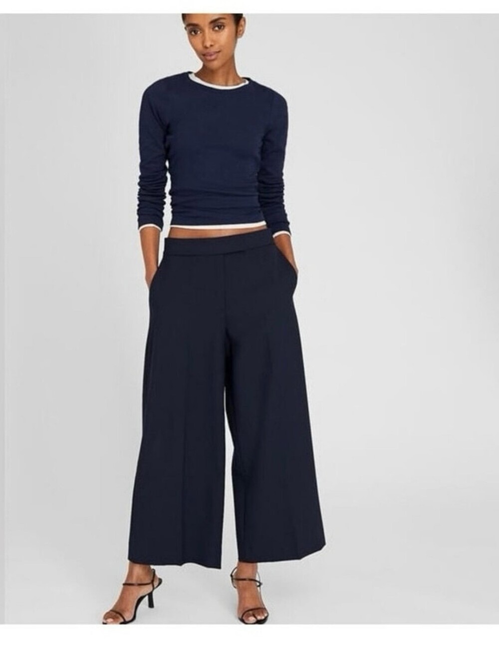 Club Monaco Borrem Wide-Leg Cropped Pants in Navy